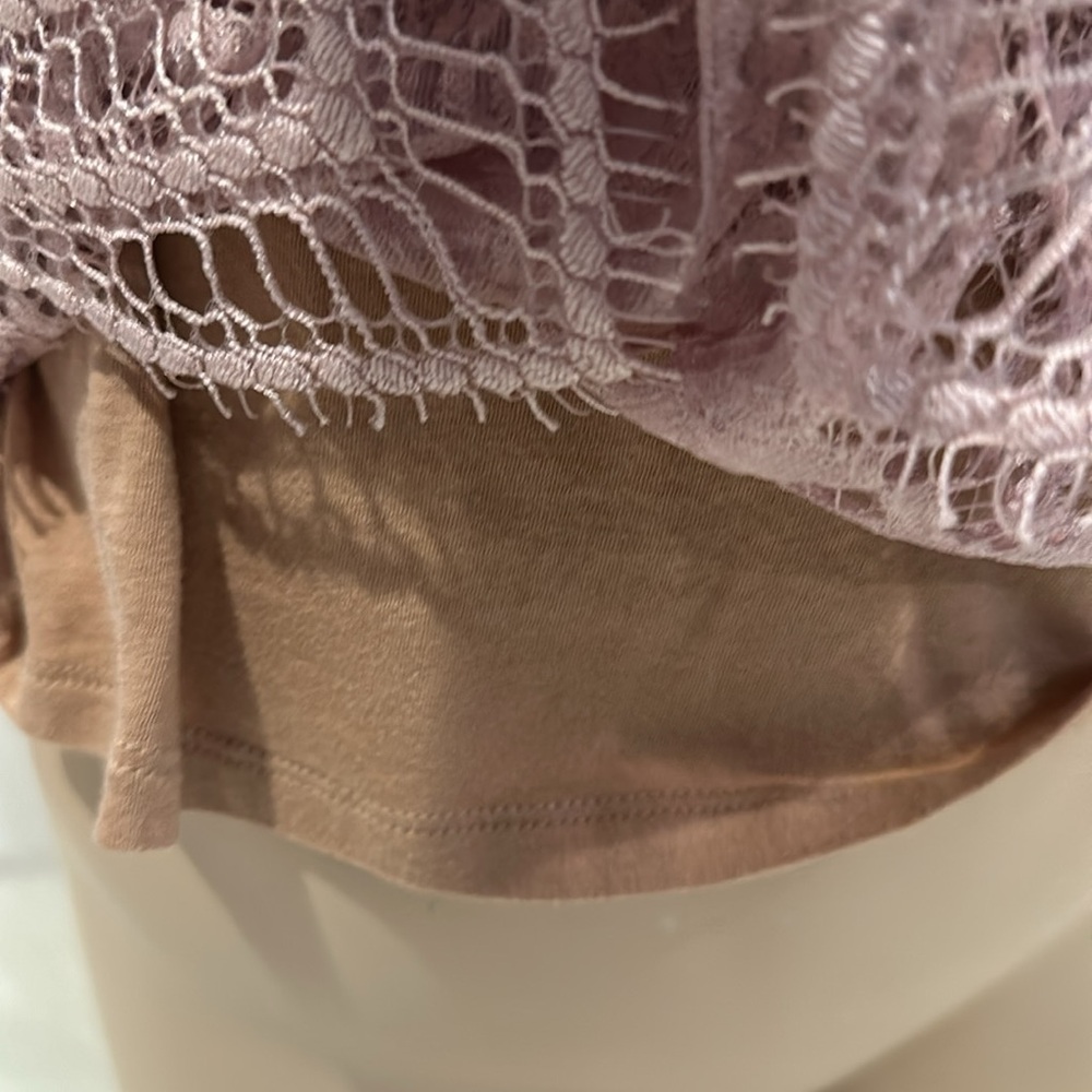 Express Lace Tank - Picture 4 of 4